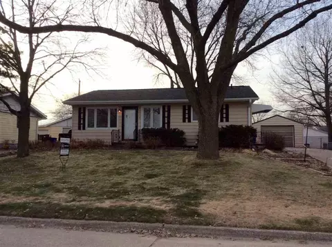4722 E Avenue NE, Cedar Rapids, IA 52402 photo 1
