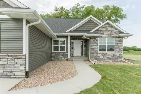 6318 Michael Dr NE, Cedar Rapids, IA 52411 photo 9