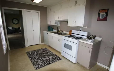 11900 Walnut St, Cedar Rapids, IA 52404 photo 3