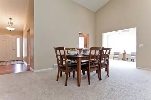 4025 N Willowbend Rd NE, Cedar Rapids, IA 52411 photo 5