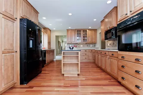 4025 N Willowbend Rd NE, Cedar Rapids, IA 52411 photo 13