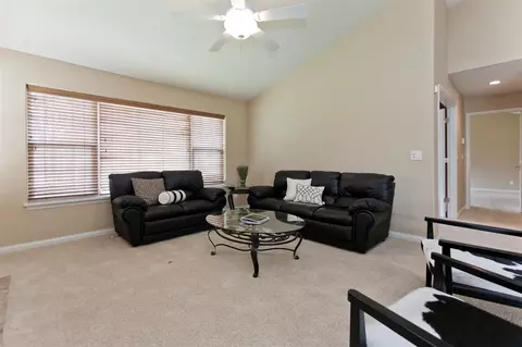 4025 N Willowbend Rd NE, Cedar Rapids, IA 52411 photo 11