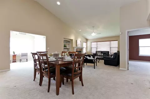 4025 N Willowbend Rd NE, Cedar Rapids, IA 52411 photo 7
