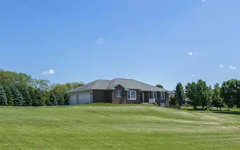 4250 Plumberry Rd, Ely, IA 52227 photo 1