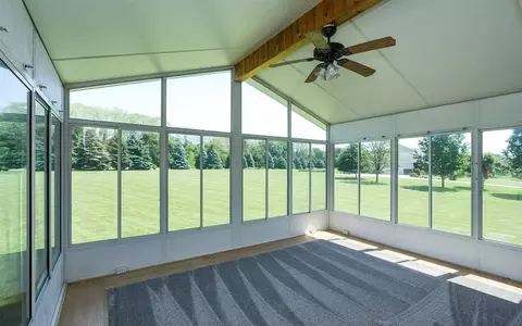 4250 Plumberry Rd, Ely, IA 52227 photo 3