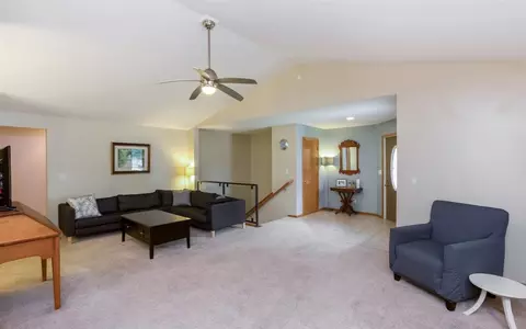 1540 Ranmar Ct, Ely, IA 52227 photo 4
