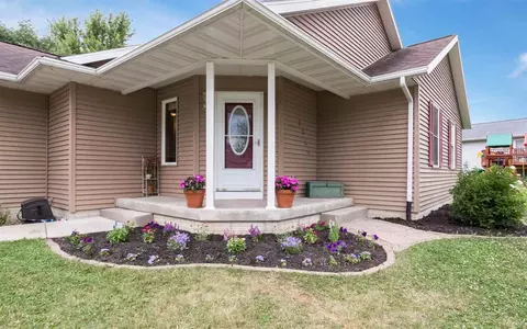 1540 Ranmar Ct, Ely, IA 52227 photo 3