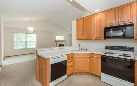 4014 NE Treeline Ct, Cedar Rapids, IA 52411 photo 6