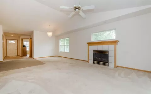 4014 NE Treeline Ct, Cedar Rapids, IA 52411 photo 10