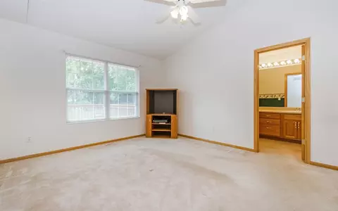4014 NE Treeline Ct, Cedar Rapids, IA 52411 photo 12
