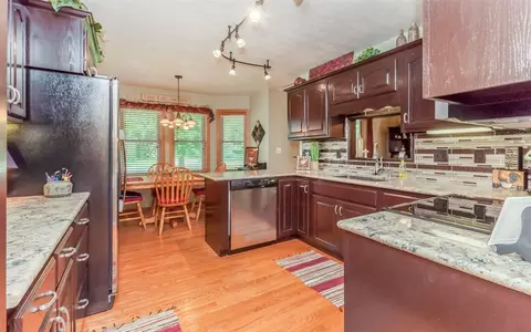 9362 Deer Valley Dr, Cedar Rapids, IA 52411 photo 7