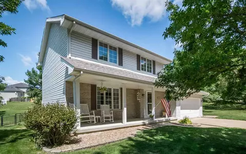 3929 Riverside Dr NE, Cedar Rapids, IA 52411 photo 1