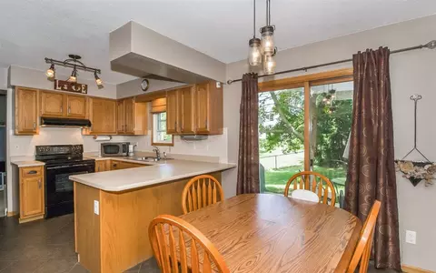3929 Riverside Dr NE, Cedar Rapids, IA 52411 photo 7