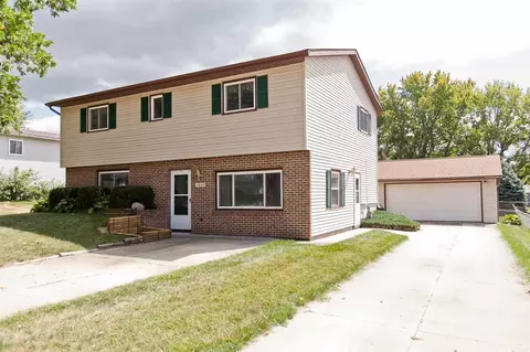 1860 Highland Rd, Ely, IA 52227 photo 1