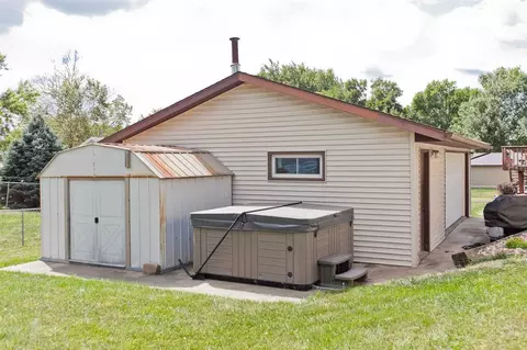 1860 Highland Rd, Ely, IA 52227 photo 22