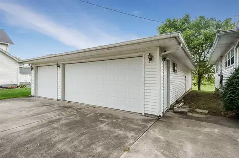 311 Poplar St, Bennett, IA 52721 photo 9