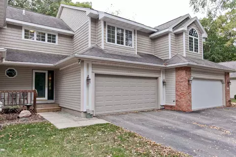 3355 Riverpointe Cir NE, Cedar Rapids, IA 52411 photo 3