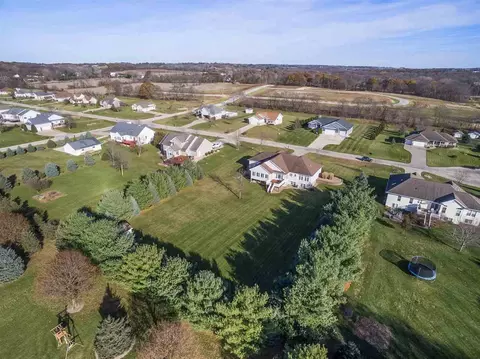 9205 Darrell Dr, Cedar Rapids, IA 52411 photo 4