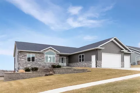 104 Summit Dr, Tipton, IA 52772 photo 2