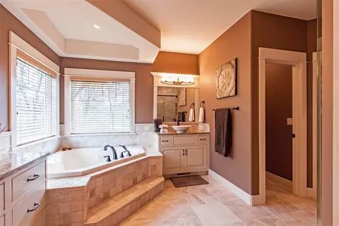 3610 Spring Valley Pl NE, Cedar Rapids, IA 52411 photo 25