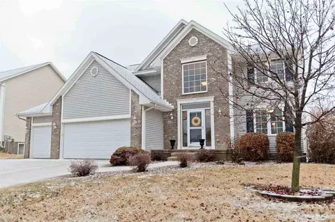 4320 Viola St, Cedar Rapids, IA 52411 photo 2