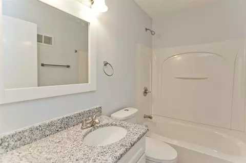 3201 Eastern Ave NE, Cedar Rapids, IA 52402 photo 8