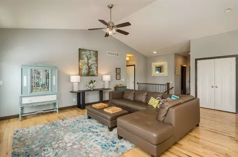 1155 Sunrise Dr, Ely, IA 52227 photo 5
