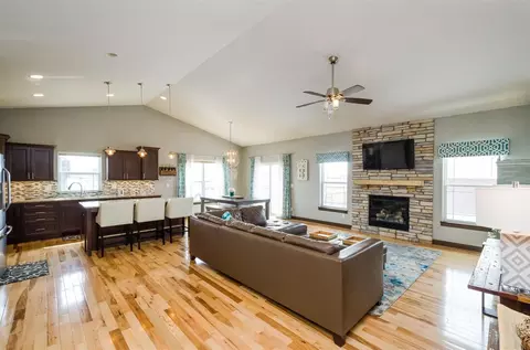 1155 Sunrise Dr, Ely, IA 52227 photo 2