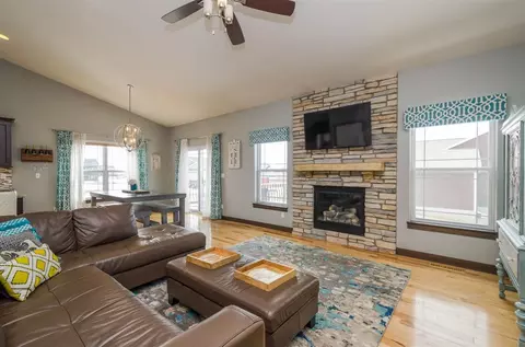 1155 Sunrise Dr, Ely, IA 52227 photo 3