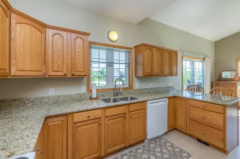 1995 E Pacific St, Ely, IA 52227 photo 8