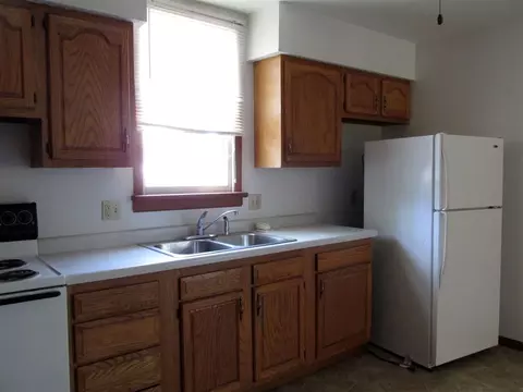 1301 E 3rd St, Washington, IA 52353 photo 4