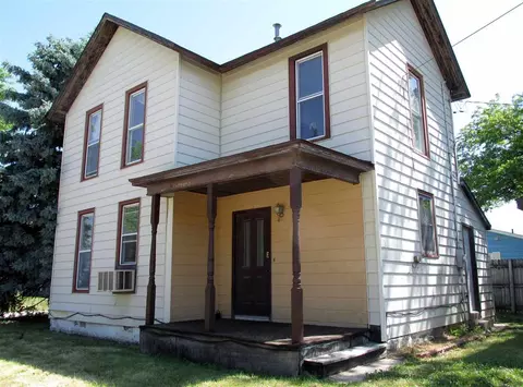 1301 E 3rd St, Washington, IA 52353 photo 2
