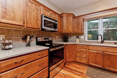 1095 Vista Rd, Ely, IA 52227 photo 14