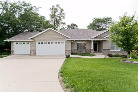 1095 Vista Rd, Ely, IA 52227 photo 1