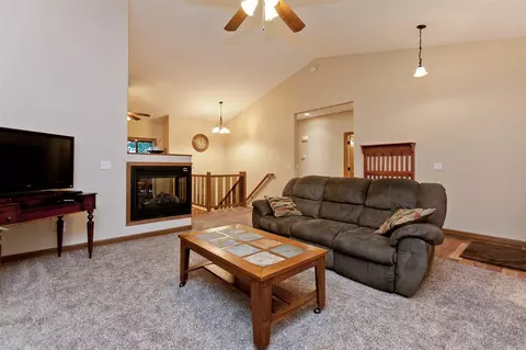 1095 Vista Rd, Ely, IA 52227 photo 6