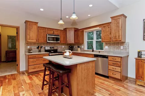 1095 Vista Rd, Ely, IA 52227 photo 11