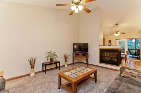 1095 Vista Rd, Ely, IA 52227 photo 5
