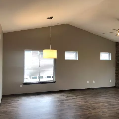 2090 Sunflower St, Ely, IA 52227 photo 4