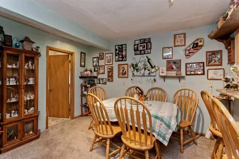 5125 Ely Rd SW, Cedar Rapids, IA 52404 photo 2
