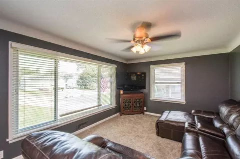 1069 27th St NE, Cedar Rapids, IA 52402 photo 12