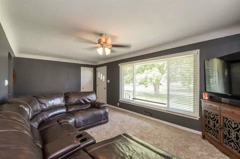 1069 27th St NE, Cedar Rapids, IA 52402 photo 13