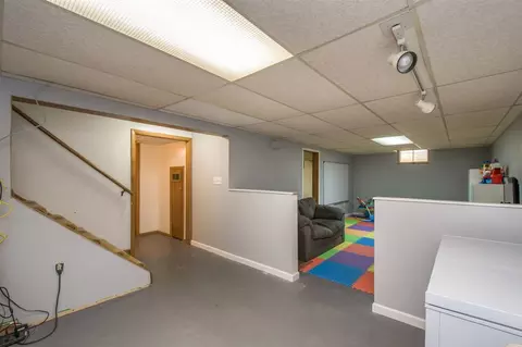1069 27th St NE, Cedar Rapids, IA 52402 photo 18