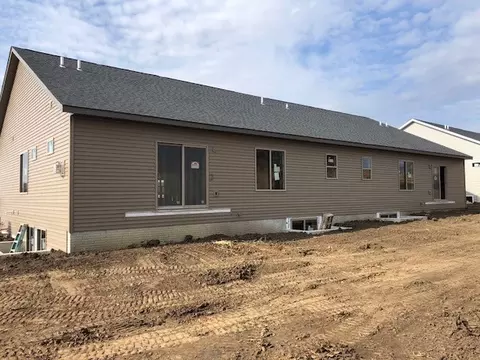2070 Sunflower St, Ely, IA 52227 photo 2