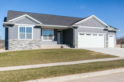 1945 Fox Ridge Rd, Ely, IA 52227 photo 2