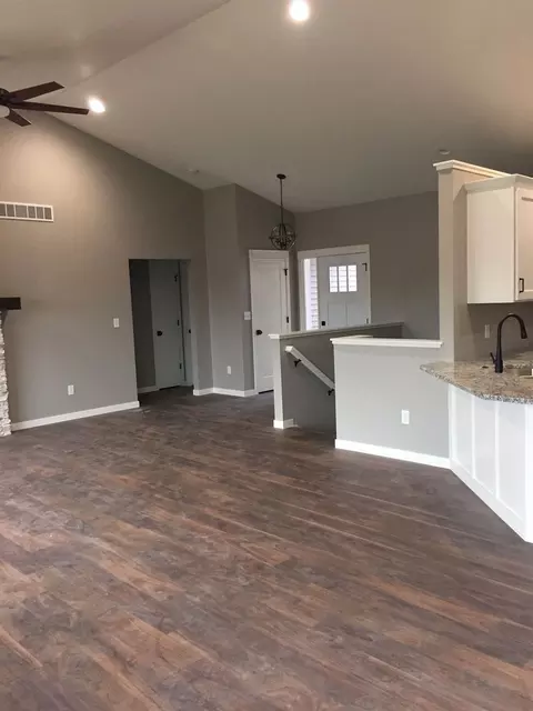 116 Cherry Ln, Riverside, IA 52327 photo 3