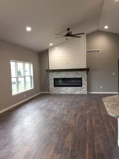 116 Cherry Ln, Riverside, IA 52327 photo 2