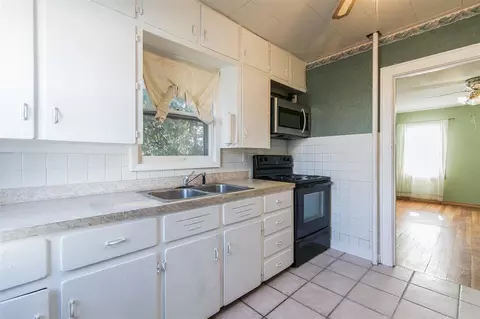 618 36th St NE, Cedar Rapids, IA 52402 photo 7
