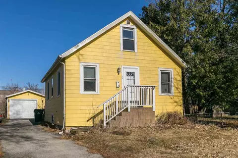618 36th St NE, Cedar Rapids, IA 52402 photo 1
