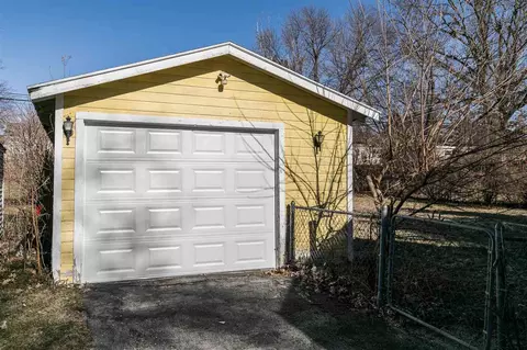 618 36th St NE, Cedar Rapids, IA 52402 photo 19