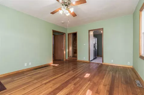 618 36th St NE, Cedar Rapids, IA 52402 photo 6